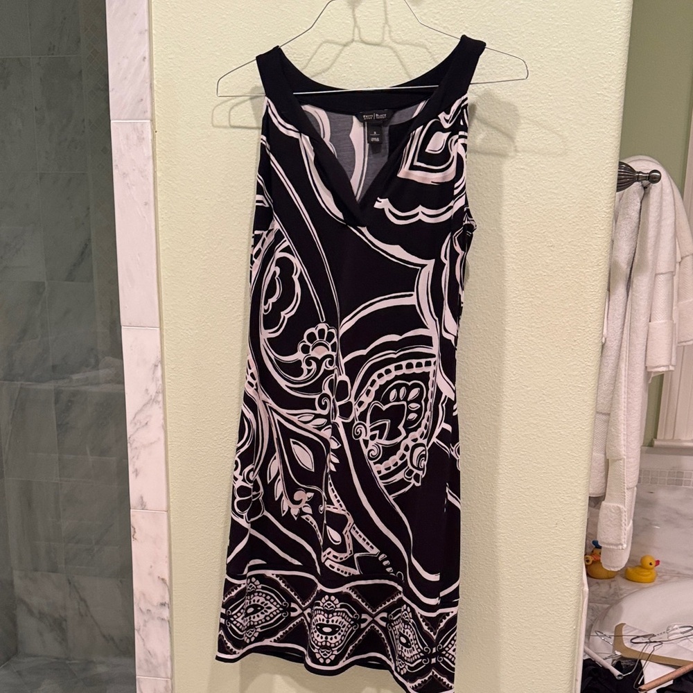 White House Black Market Black and White Midi Dress size Small